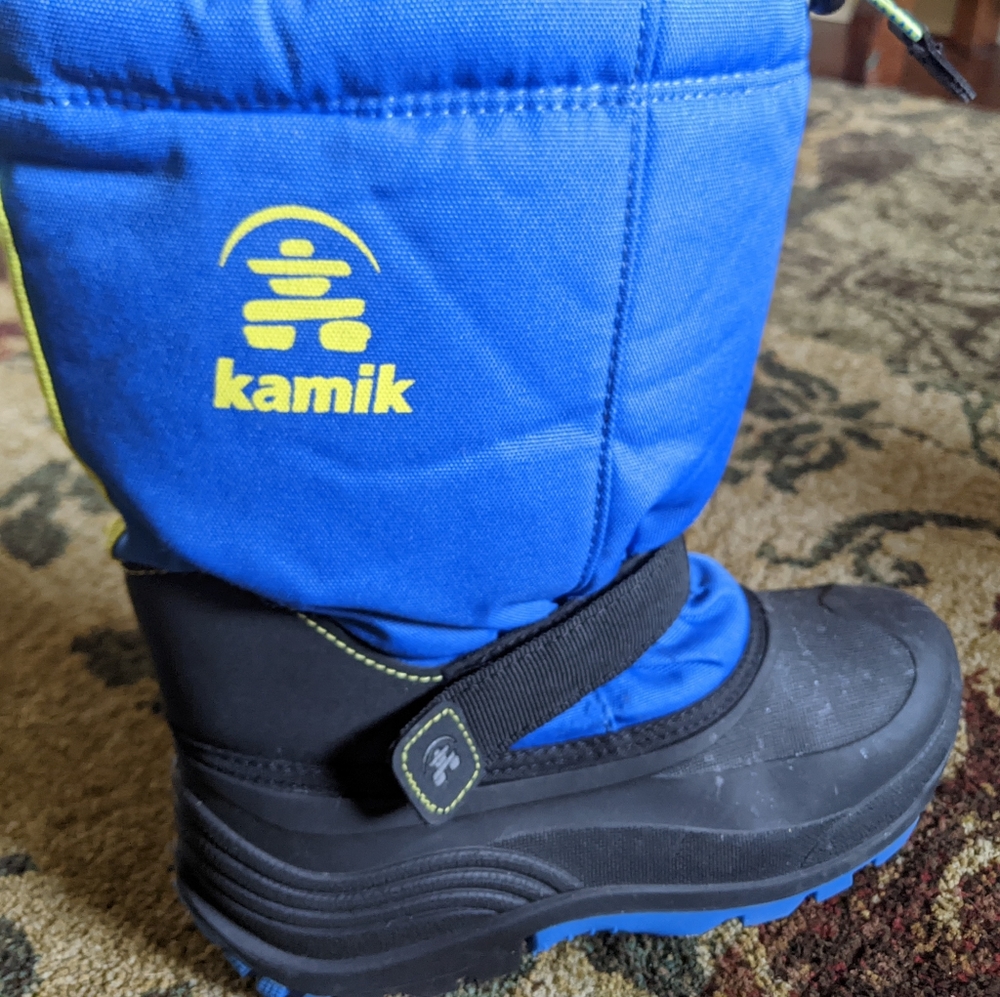 Kamik Boys size 7 snow boots